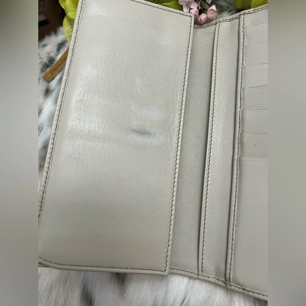 Gucci Long Wallet with Charms - Picture 12 of 15